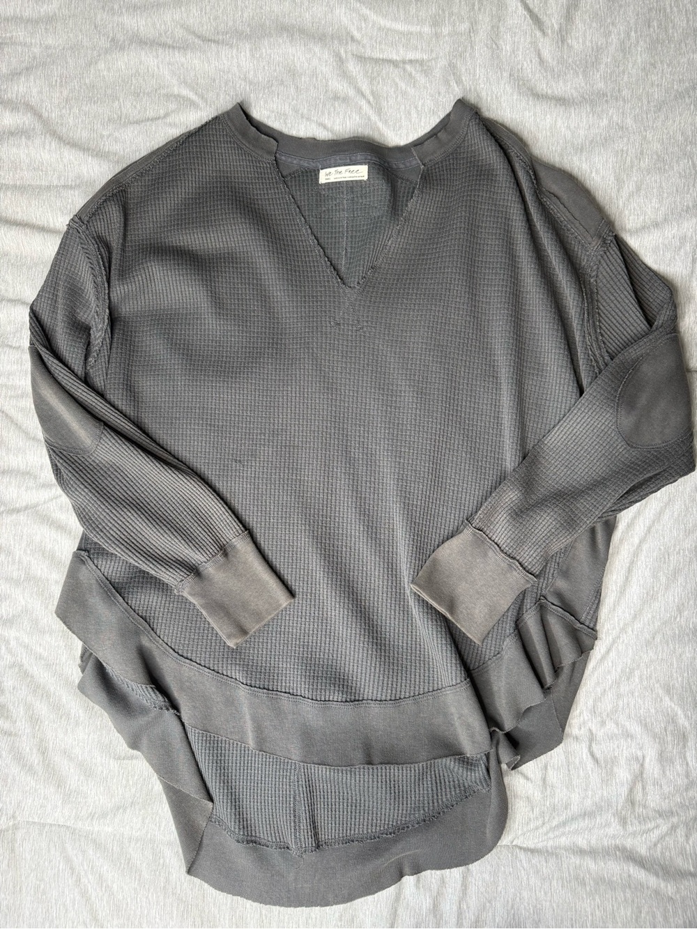 We The Free Women's V-Neck Waffle Pullover - Charcoal
